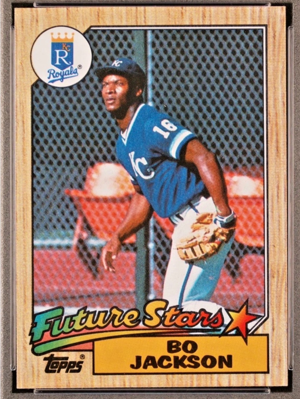 87 Topps Bo Jackson Future Star
Fresh pull: chatGBT SAYS PSA 10 "possible"

pics
